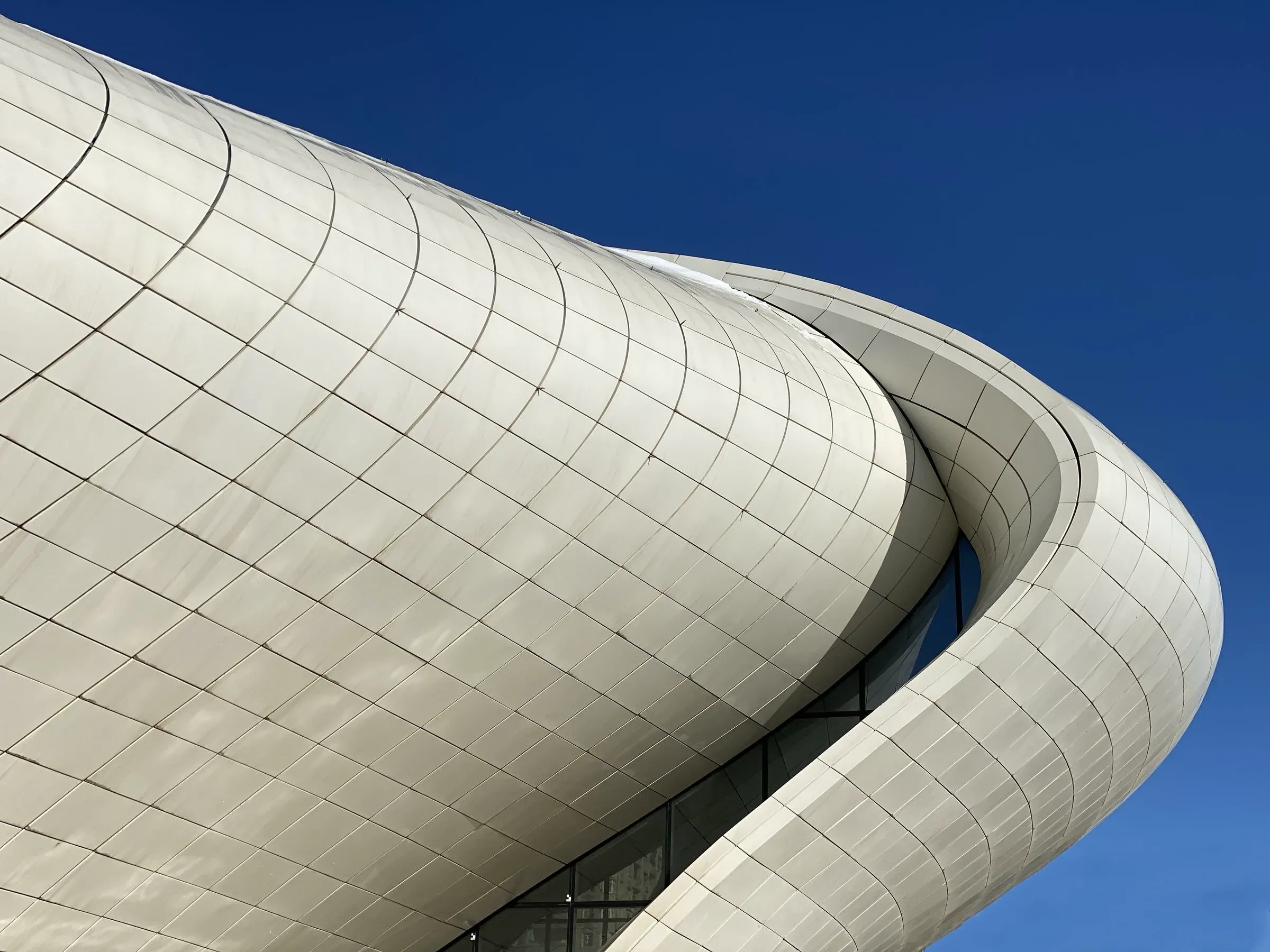 A smooth resolved architectural curve